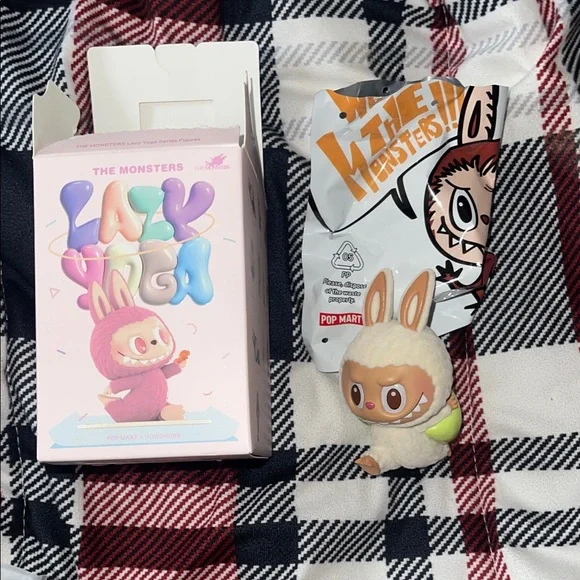 The Monsters Lazy Yoga Figure lay down authentic - Picture 1 of 4